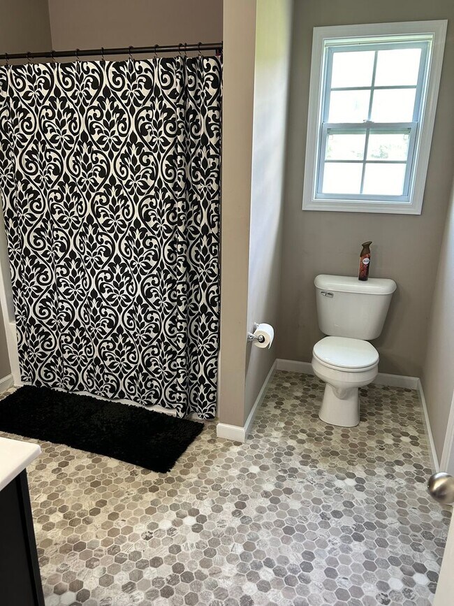 Foto del edificio - Knoxville 37924- 3 bedroom 2.5 bath - call...