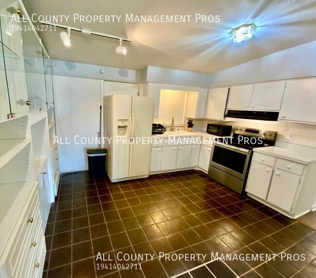 Building Photo - 5672 Bronx Ave