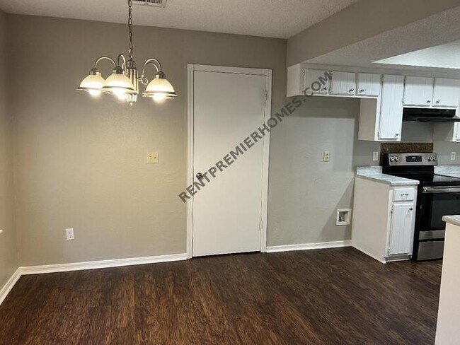 Building Photo - 927 Choctaw Ridge Rd