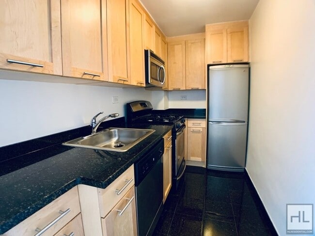 Foto del edificio - EAST 49 STREET