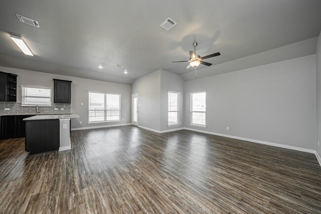 Foto del edificio - 611 Hollyhock Dr