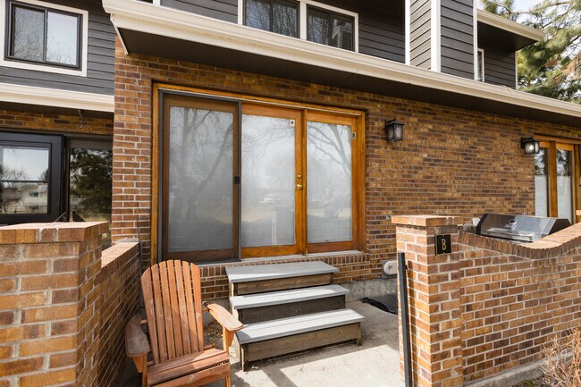 Building Photo - 11530 W 70th Plz