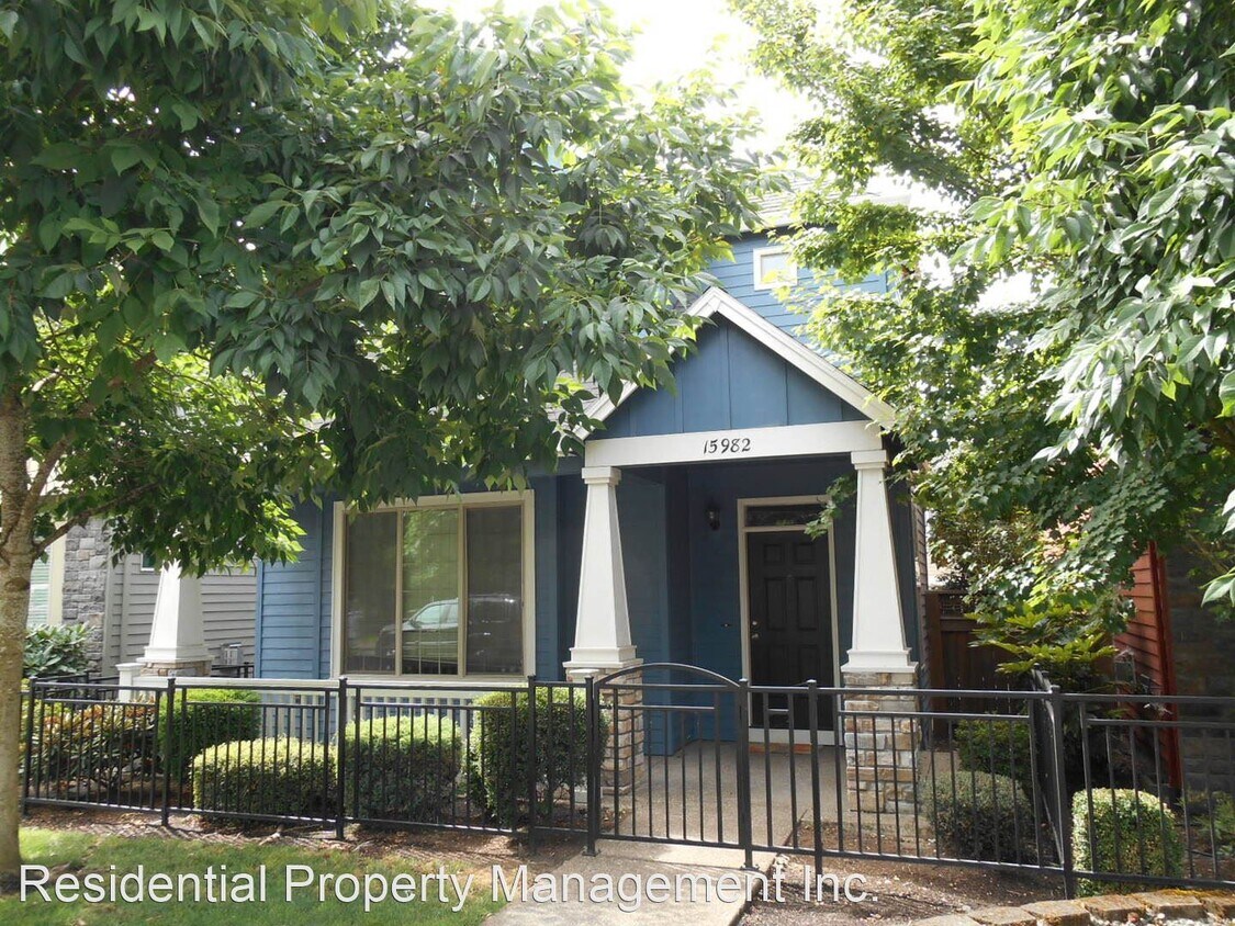 Primary Photo - 3 br, 2.5 bath House - 15982 SW Langer Dr.
