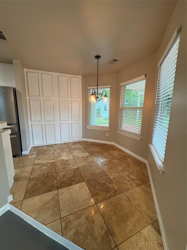 Building Photo - 502 Green Valley Cove