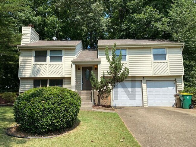 Building Photo - Split Level & Spacious in Marietta!