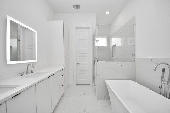 Foto del edificio - 4608 Coke St