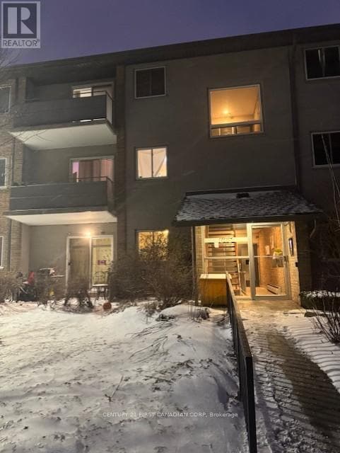 Photo du bâtiment - 675 Wonderland Rd S