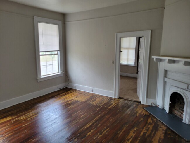 Building Photo - 1520 Central Ave