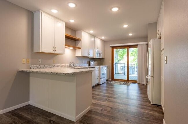 Foto del edificio - 1433 Lookout Valley Ct