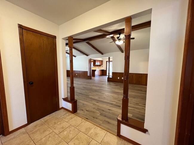 Foto del edificio - Renovated 3-Bedroom Home Near Tinker AFB