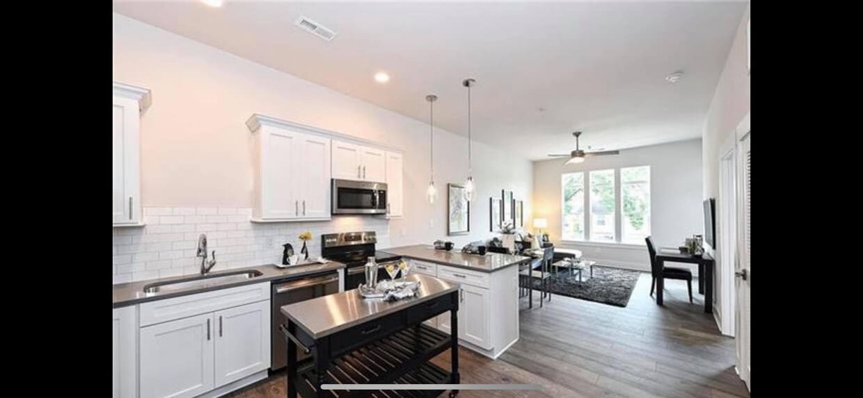 Primary Photo - 935 McAlway Rd