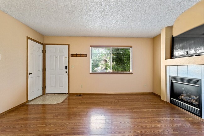 Building Photo - 3 Bed 1 Bath Home in Fountain Under $1800!!!