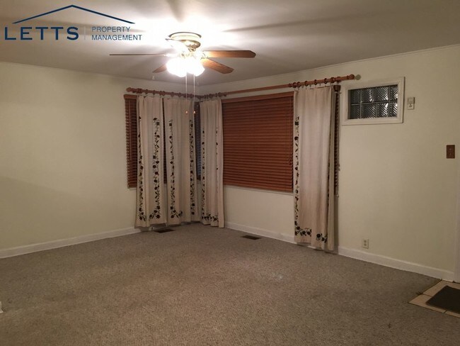 Building Photo - 17017 Lorenz Ave