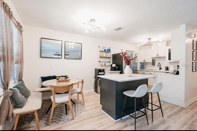 Foto del edificio - 3229 W Fielder St