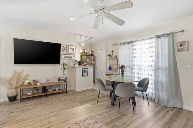 Building Photo - 235 Seaview Ct