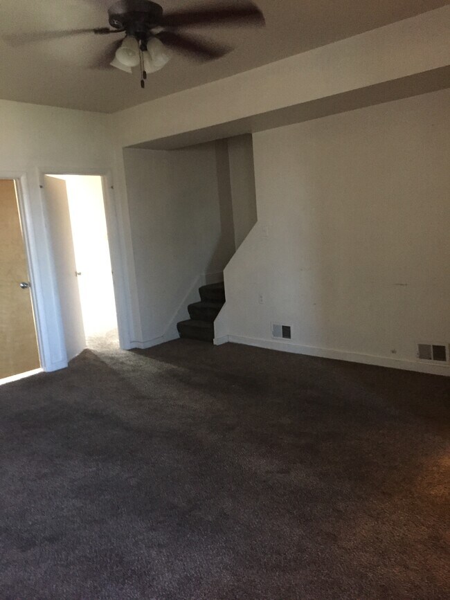 Large Living Room - 3313 Ward St