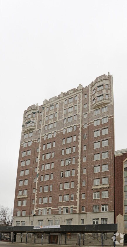 Foto del edificio - Jeffery Cyril Apartments
