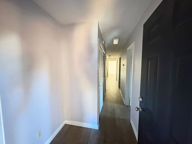 Building Photo - 212 Pelican Ln