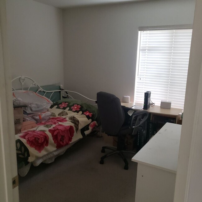 Foto del edificio - ( ( ( Mission Grove 5 BEDROOM 1 bed downst...