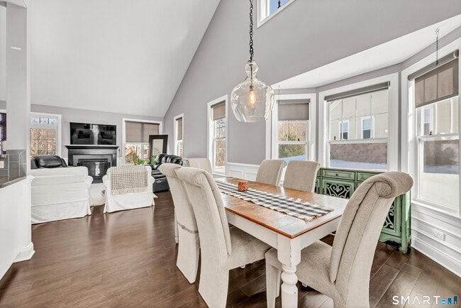 Building Photo - 8 Highridge Rd