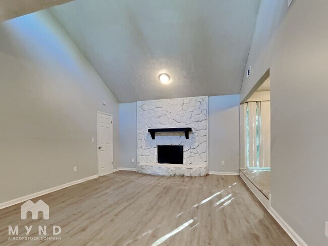 Foto del edificio - 3047 Brook Hollow Dr