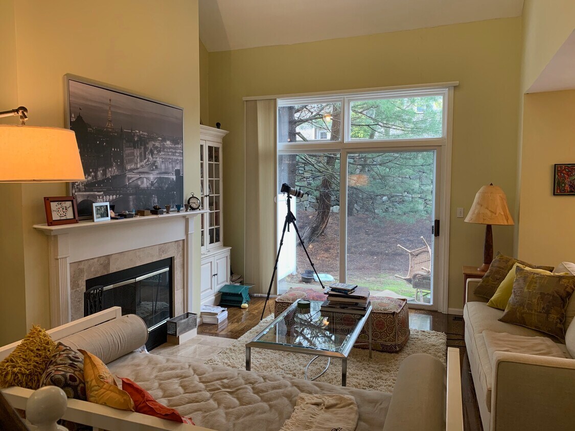 105 Forest Dr, Waltham, MA 02452 Townhome Rentals in Waltham