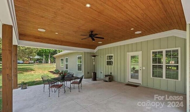 Building Photo - 11109 Dogwood Ln