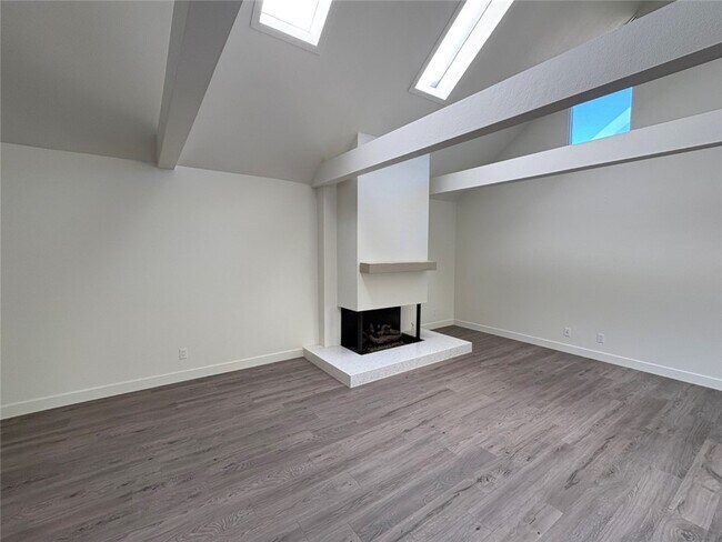 Foto del edificio - 310 Corsair Way
