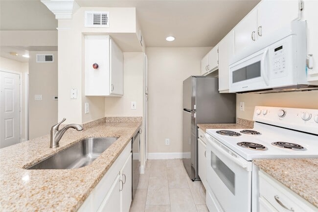 Photo - 3231 Allen Pkwy Apartment