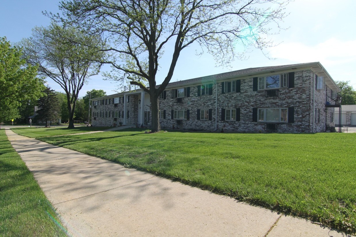 Carriage Hills Apartments Germantown, WI