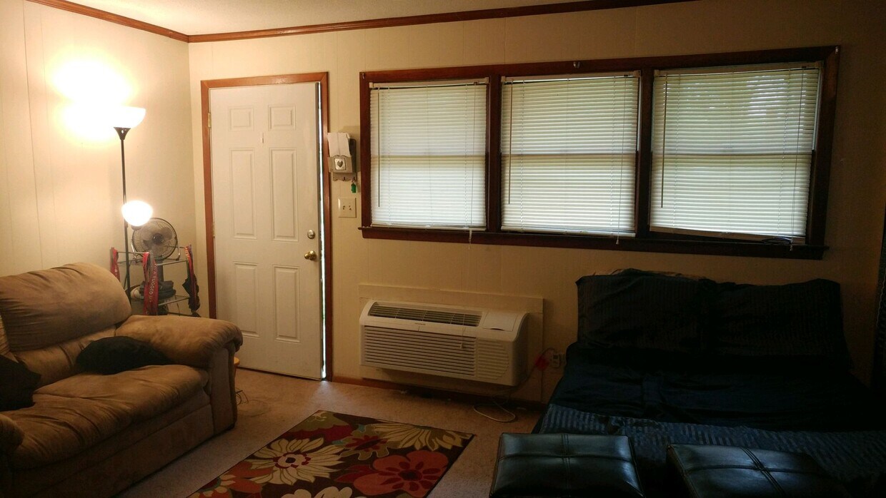 Building Photo - Studio unit on Purefoy Rd - Walk to UNC!