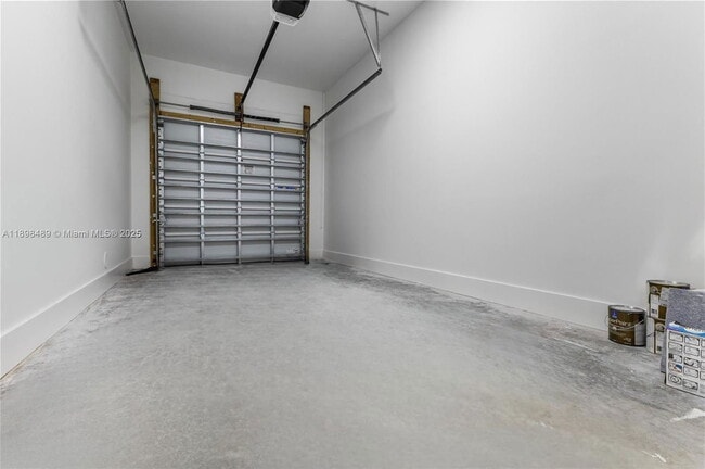 Building Photo - 3140 Carter St