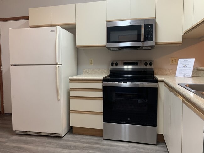 Building Photo - 1113 Oak Forest Cir