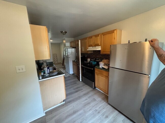 Building Photo - 3 Bedroom Semidetached Home