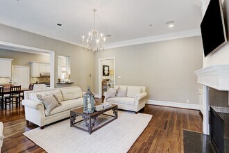 Building Photo - 11328 Surrey Oaks Ln