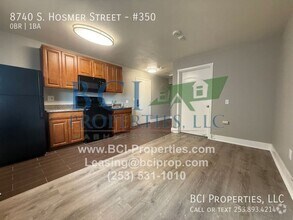 Building Photo - 8740 S Hosmer St