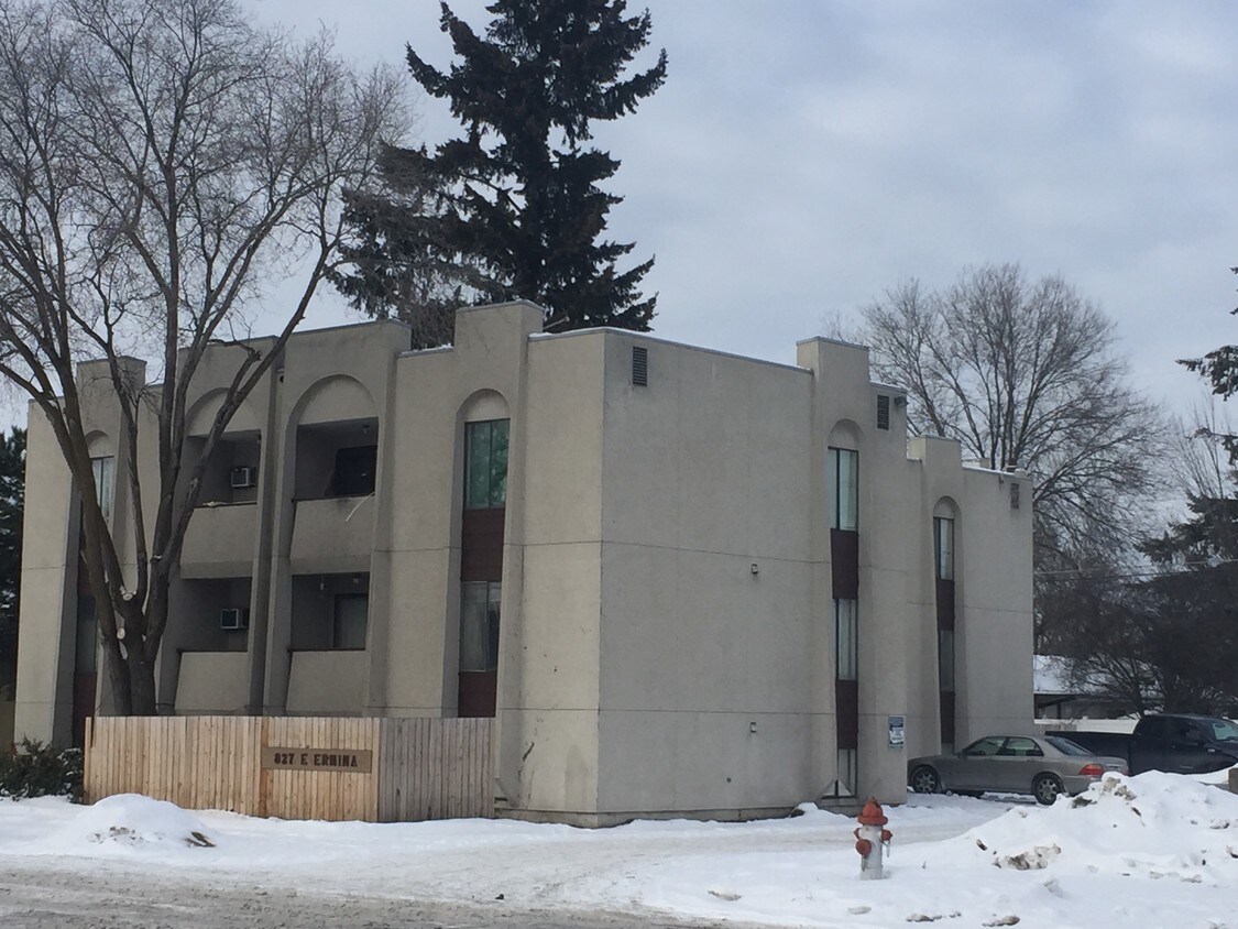 Building Photo - 827 E Ermina