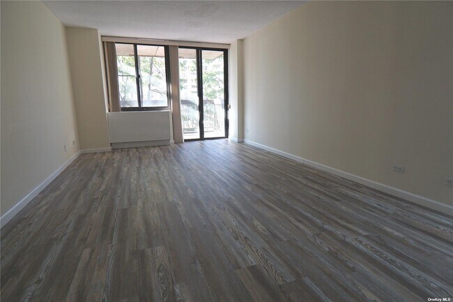 Foto del edificio - 138-35 Elder Ave