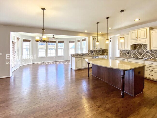 Building Photo - 99 Coachman Cir