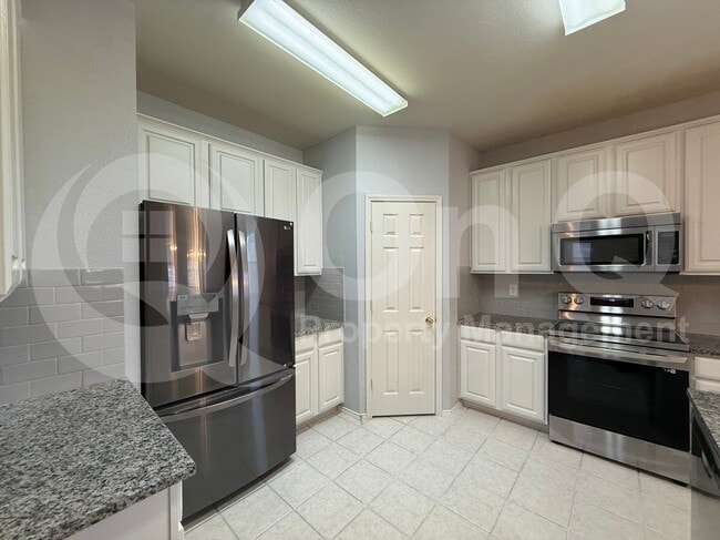 Photo - 1113 Shadowridge Cir House