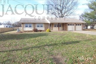 Building Photo - 5263 N Crestwood Dr