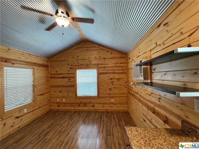 Building Photo - 2125 Gruene Rd