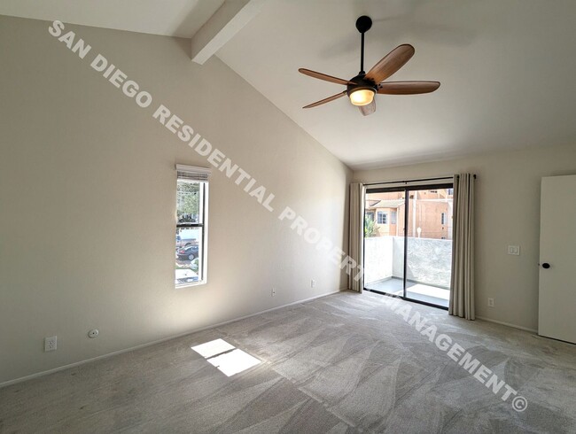 Foto del edificio - 4004 Crystal Dawn Ln