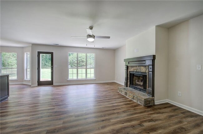 Building Photo - 4100 Chanticleer Dr NW