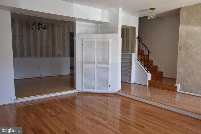 Building Photo - 2867 Schoolhouse Cir