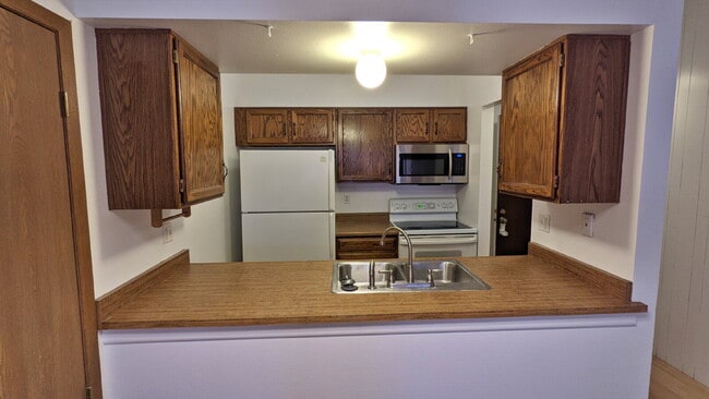 Photo - Spacious 2 Bedroom 1 Bath Condo In Cherry Creek School District!! 2nd Floor Balcony! Extra Storag...