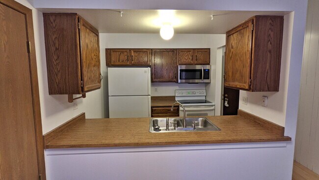 Foto del edificio - Spacious 2 Bedroom 1 Bath Condo In Cherry Creek School District!! 2nd Floor Balcony! Extra Storag...
