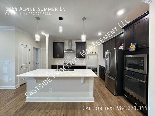 Foto del edificio - 1764 Alpine Summer Ln
