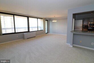 Building Photo - 3705 S George Mason Dr