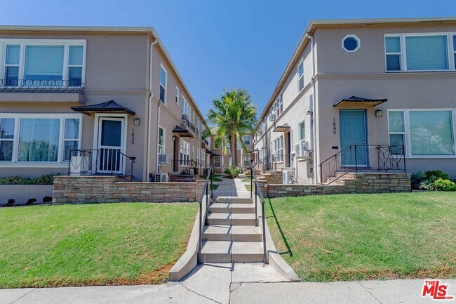 Foto del edificio - 1837 N Normandie Ave